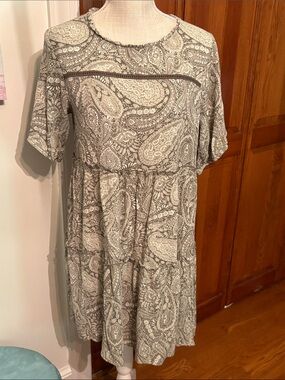 Women's Paisley Tiered Short Sleeve Dress - Olive& cream